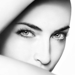 Soin haute protection regard